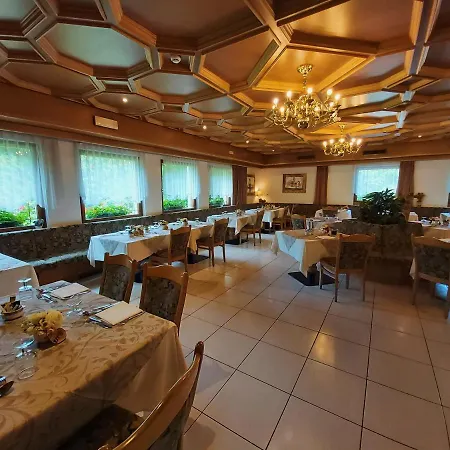 Scoiattolo Dolomites Experience 3*