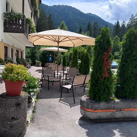 Hotell Scoiattolo Dolomites Experience